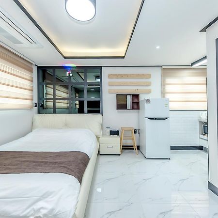 Jeju Skyhill Pension Szogüpho Kültér fotó